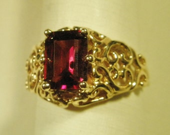 14 Karat Gold Emerald cut Garnet ring filigree style