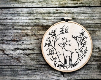 DIY holiday Embroidery Pattern . Christmas diy Embroidery Hoop Art . Deer . diy gift Woodland Forest Critters Nature Cerf Instant download