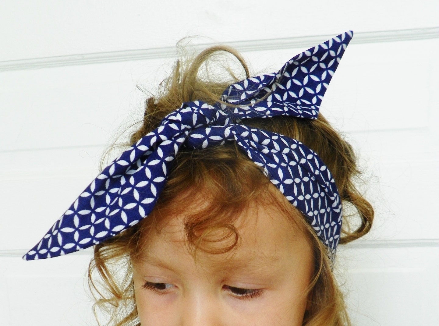 Navy and White Geometric Overlapping Circles Elasticated TieUp