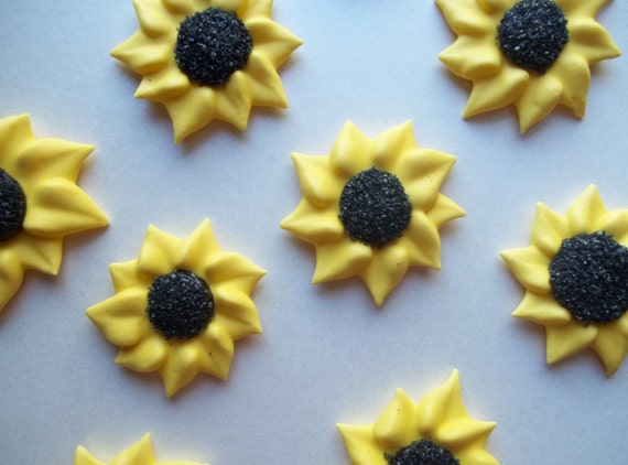 Items similar to Royal icing sunflowers -- Handmade edible cake ...