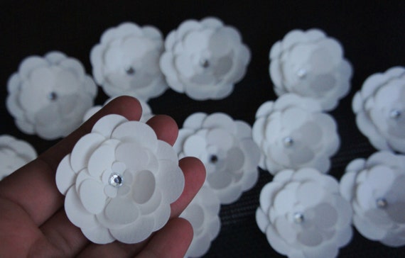 Items similar to 50 White Paper Flowers, White Flower Embellishment ...