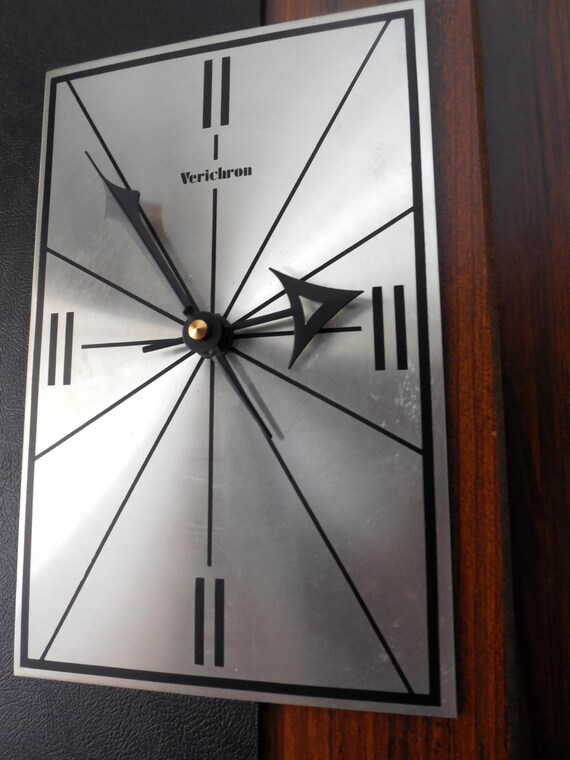 Mid Century WORKING Verichron Wall Clock 1970s EXCELLENT