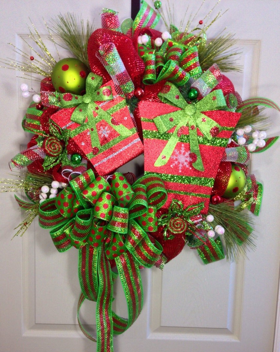 Present Christmas Mesh Wreath