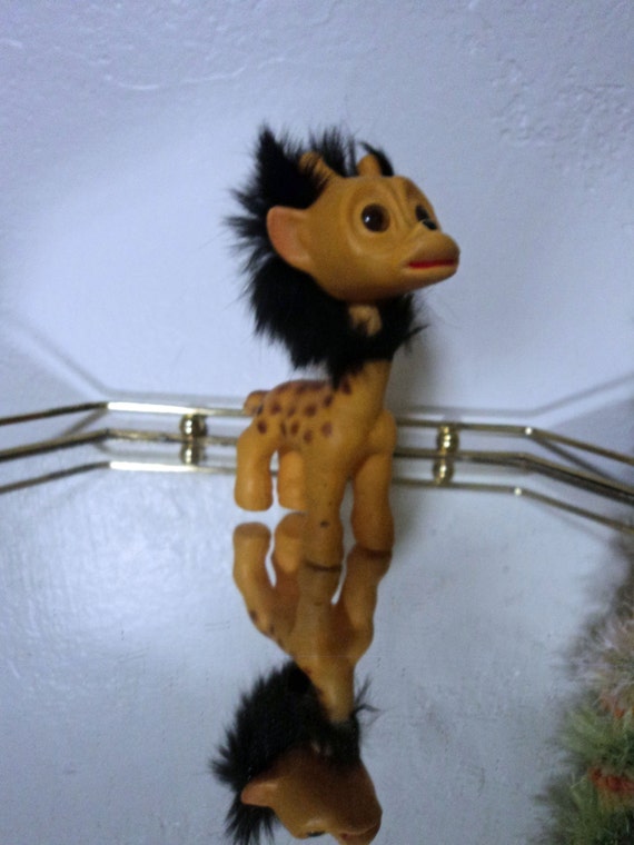 troll giraffe toy