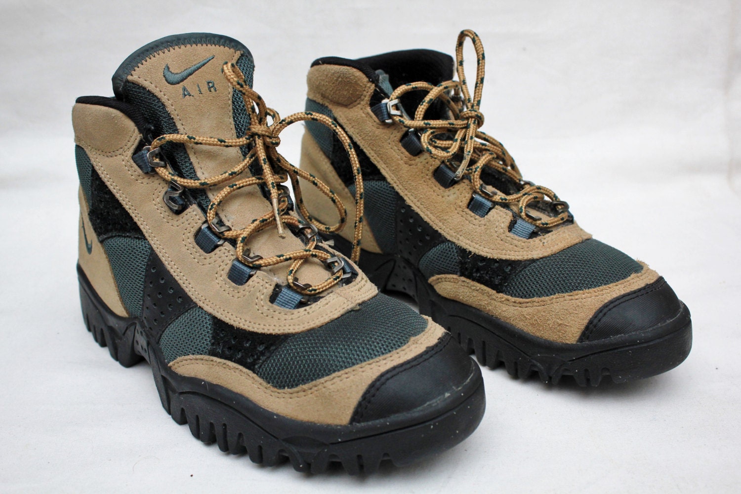 acg hiking boots