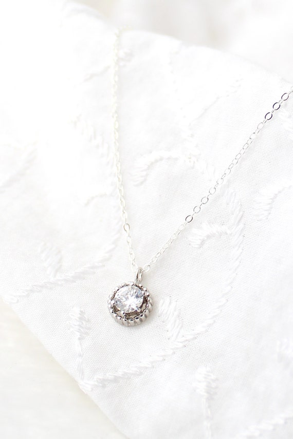 Silver solitaire necklace (close-up)