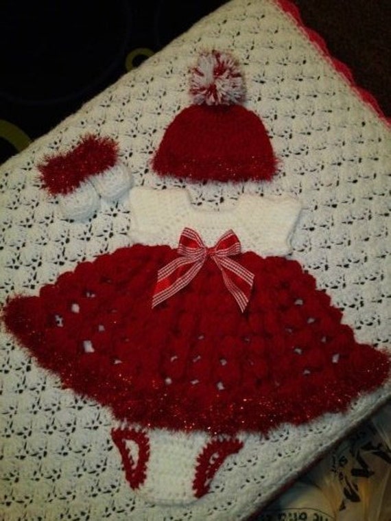 Artículos similares a crochet Christmas baby dress outfitwith