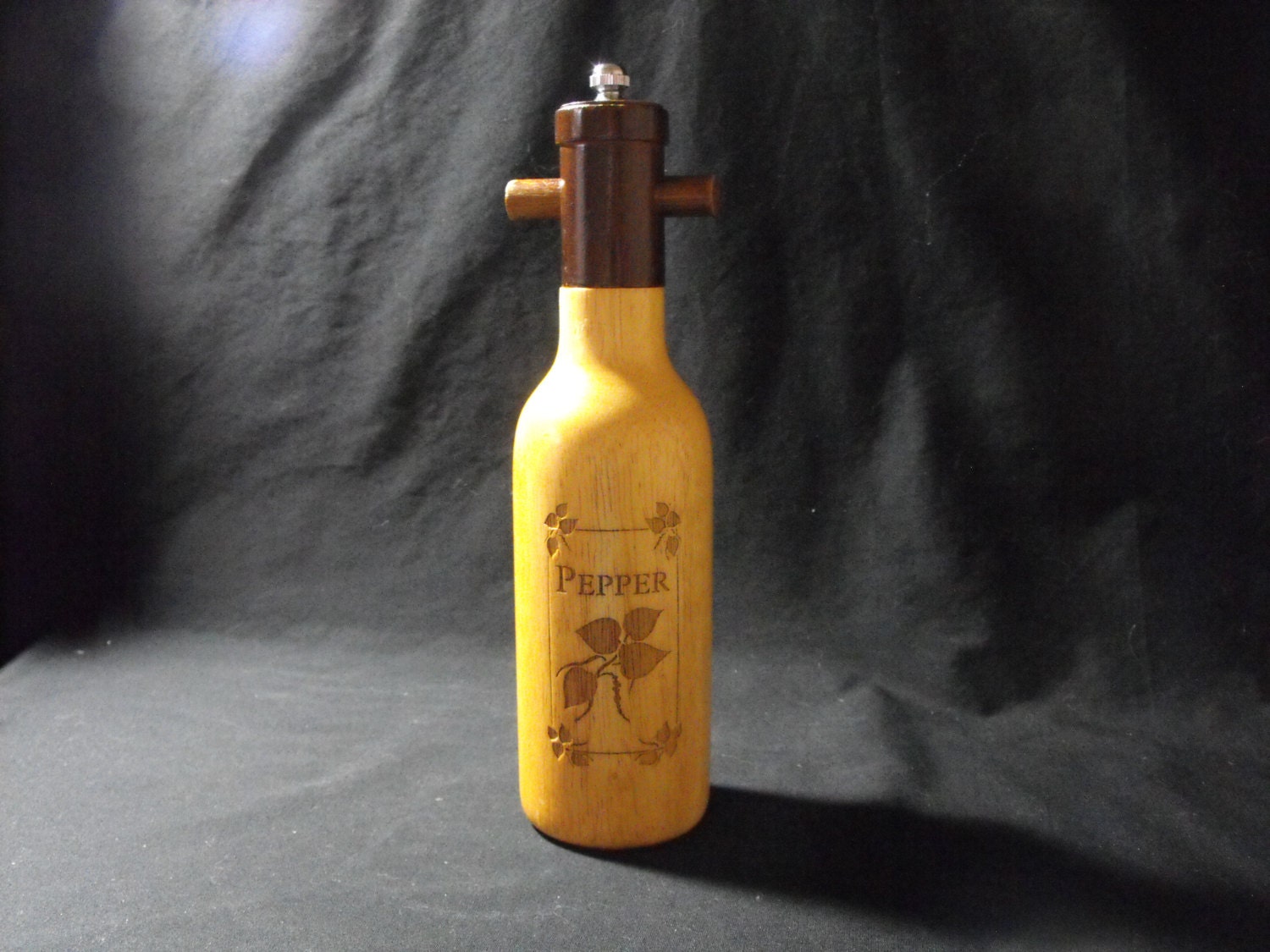 Wooden Pepper Grinder with Handle Cooks Club