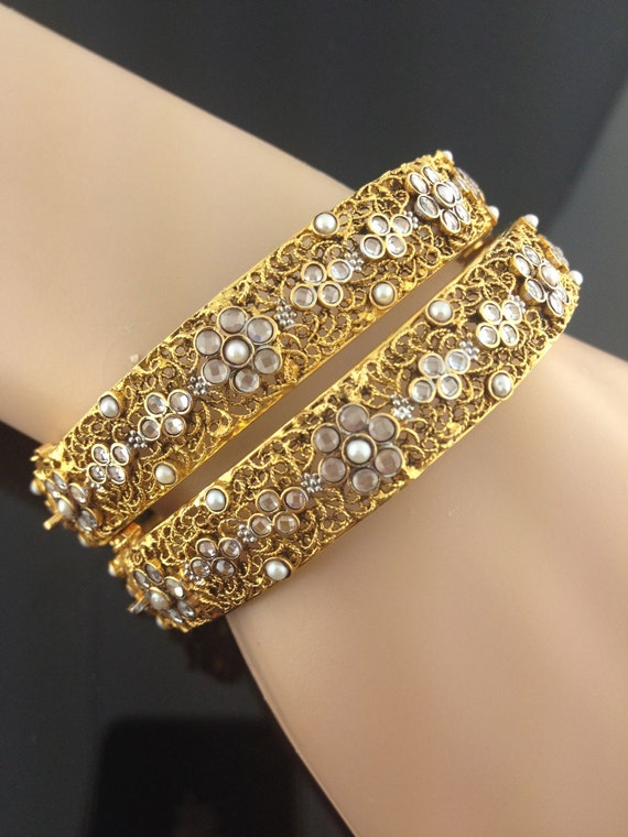 22K Gold Polki Style Indian Bangle 32.5 Grams at by SHABOOJEWELERS