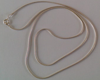 Solid 925 Sterling silver neckchain.