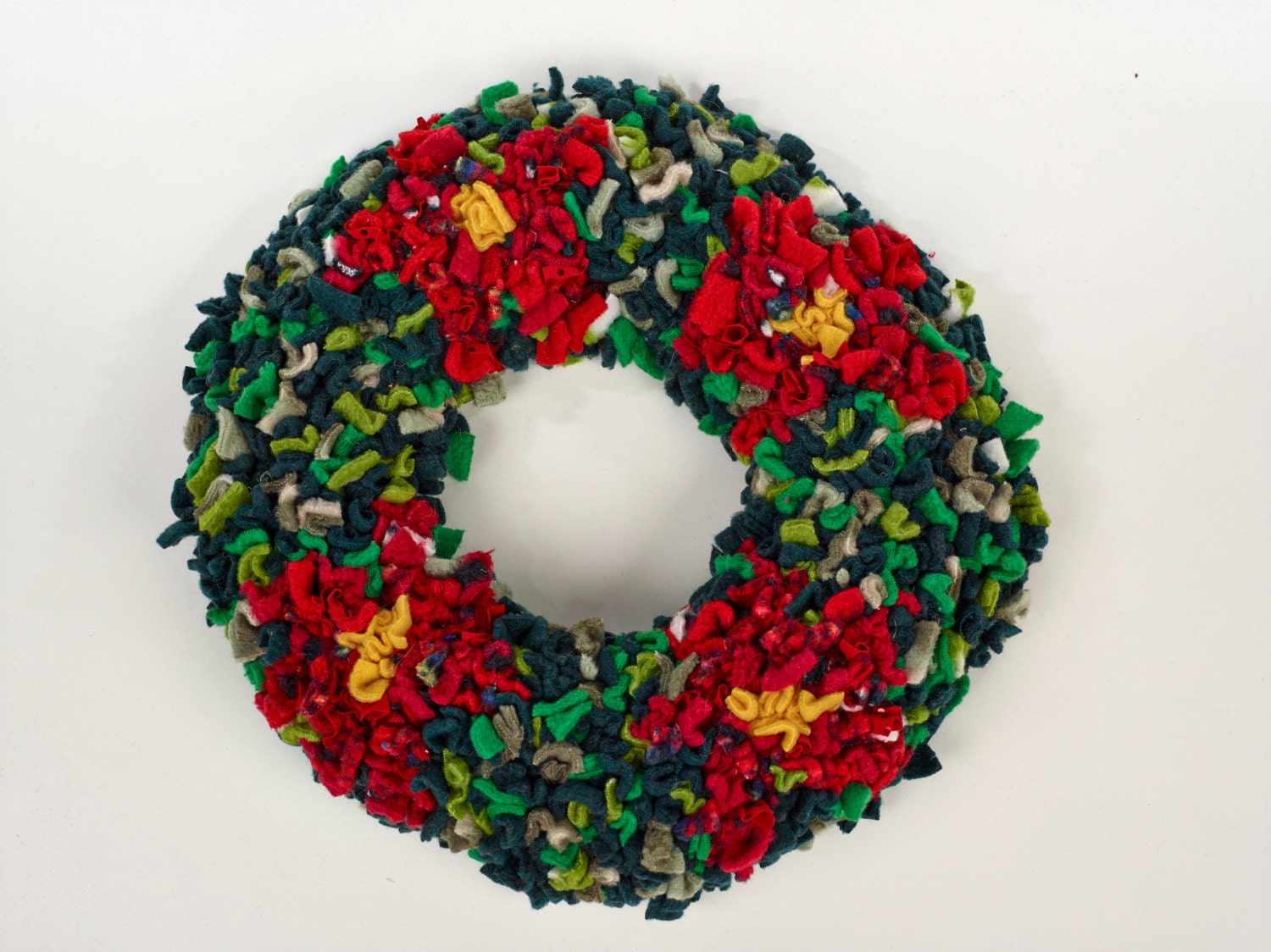 proggy 174 christmas wreath rag rug kit proggy 174 christmas wreath rag rug kit