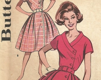 Butterick 9684 / Vintage 60s Sewing Pattern / Dress / Size 12 Bust 32