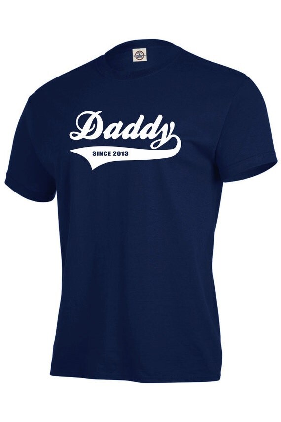 Personalized daddy t shirt, Fathers da gift for new dad, daddy to be shirt Il_570xn