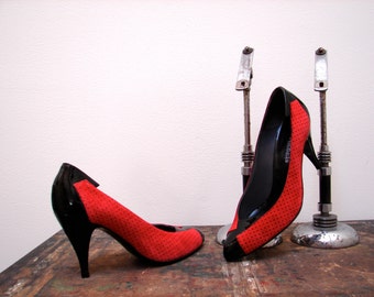 ... Heels Size 8, Red and Black Block Color Lightening Edge Kitten Heels