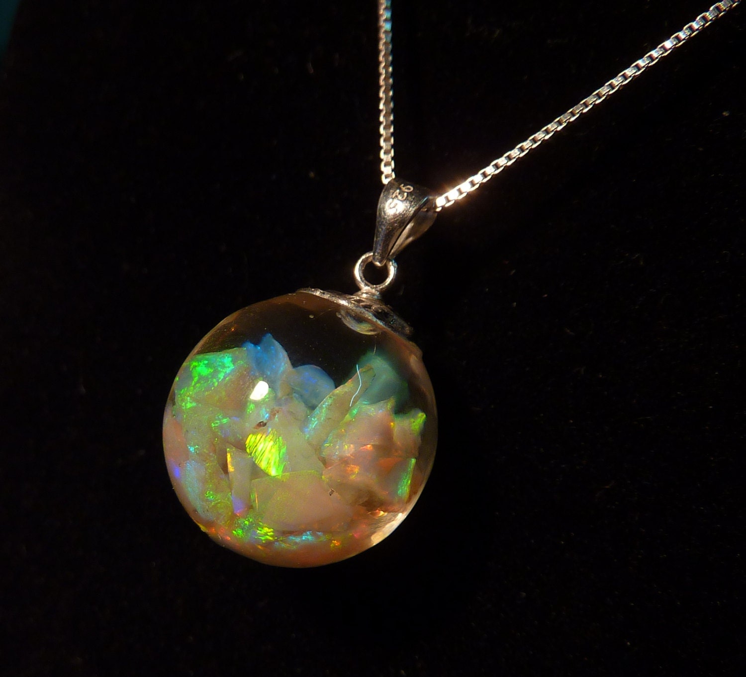 Floating Opals Necklace Murano Glass 6 Carats 100% Mintabie