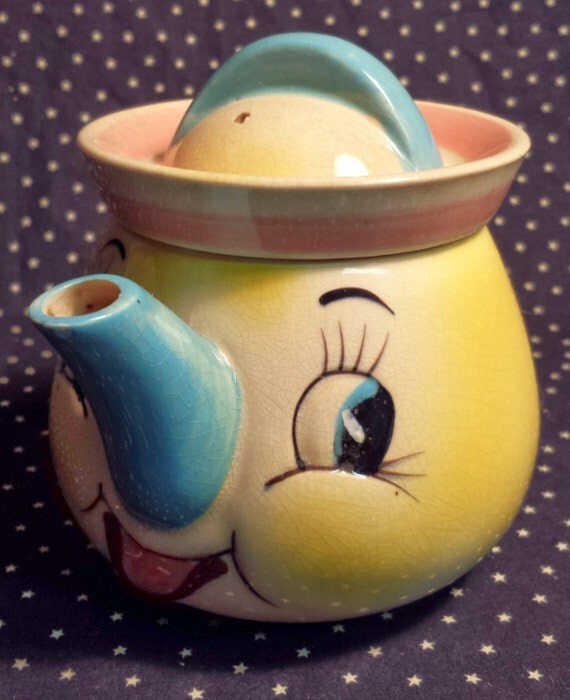 Cute Vintage Happy Face Teapot