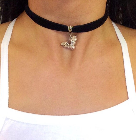 SALEblack velvet bat choker necklace 90s grunge trendy style