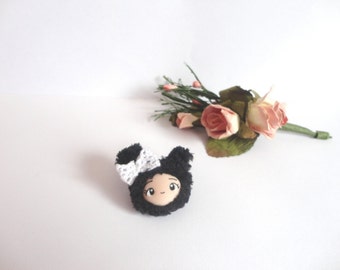 Brooch with Bunny Doll face with polymer clay fabric furry kawaii cute collier fille lapin rose