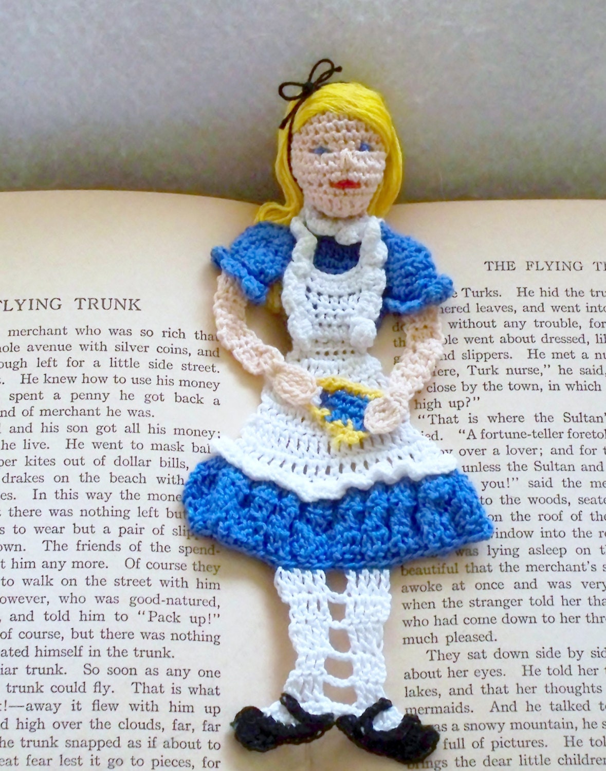 Crochet pattern Alice in wonderland bookmark DIY pattern