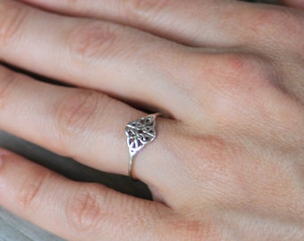 Trending Celtic Knot Ring, trinity knot, infinity knot, women, eco friendly, statement, novelty, bridesmaid gift, gift, handmade celtic knot