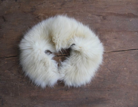 rabbit fur collar / fluffy collar / white fur by allencompany