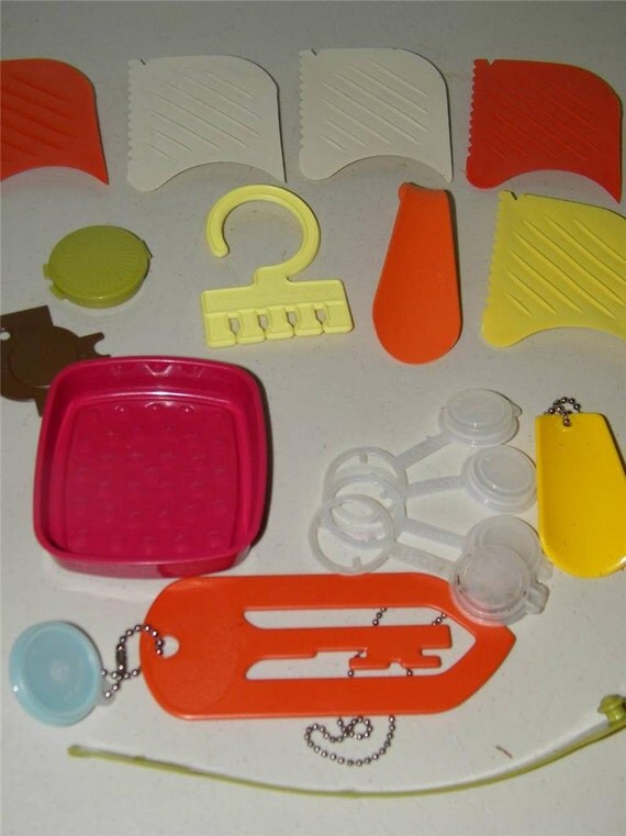 Vintage Tupperware Party Favors Give Aways Favor 9009