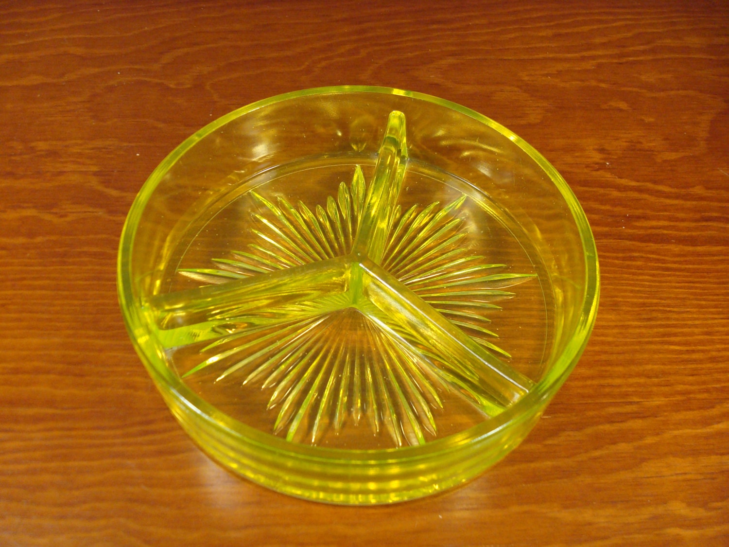 Very nice vintage vaseline glass green divided dish