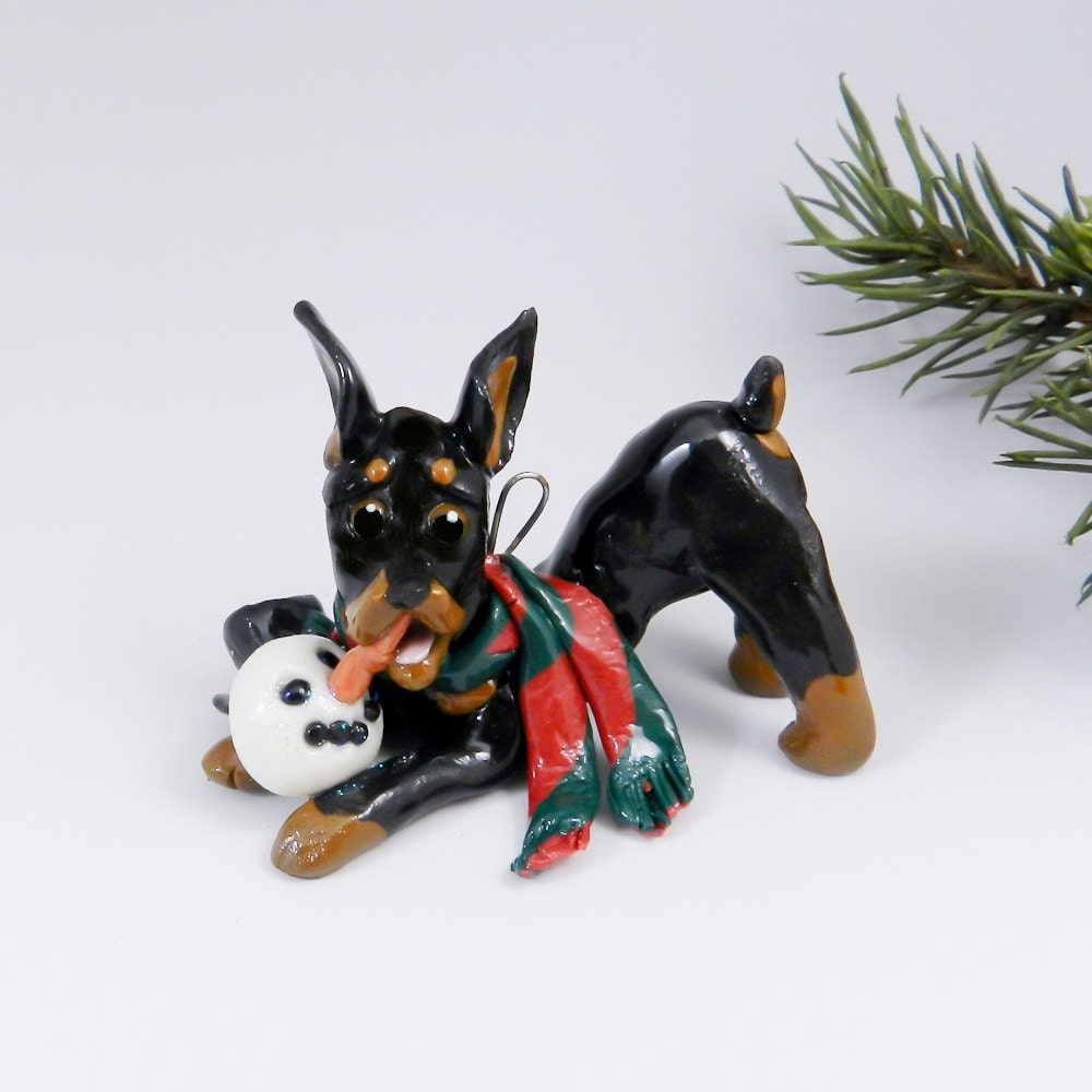 min pin figurine