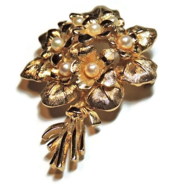 BOUCHER Brooch Vintage Brooch Pearl Flower Brooch by OodlesofBling