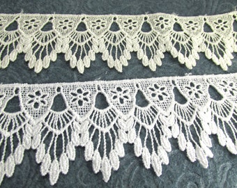 Ivory or White Venise Lace Victorian 2.5 inch Scalloped Fringed Lace Trim by the yard