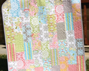 Turquoise Shabby Chic Quilt With Comforter