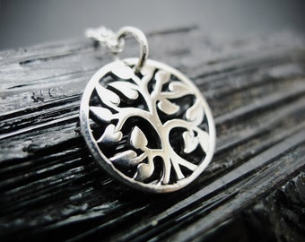 Round Tree-of-Life Necklace - 925 Silver
