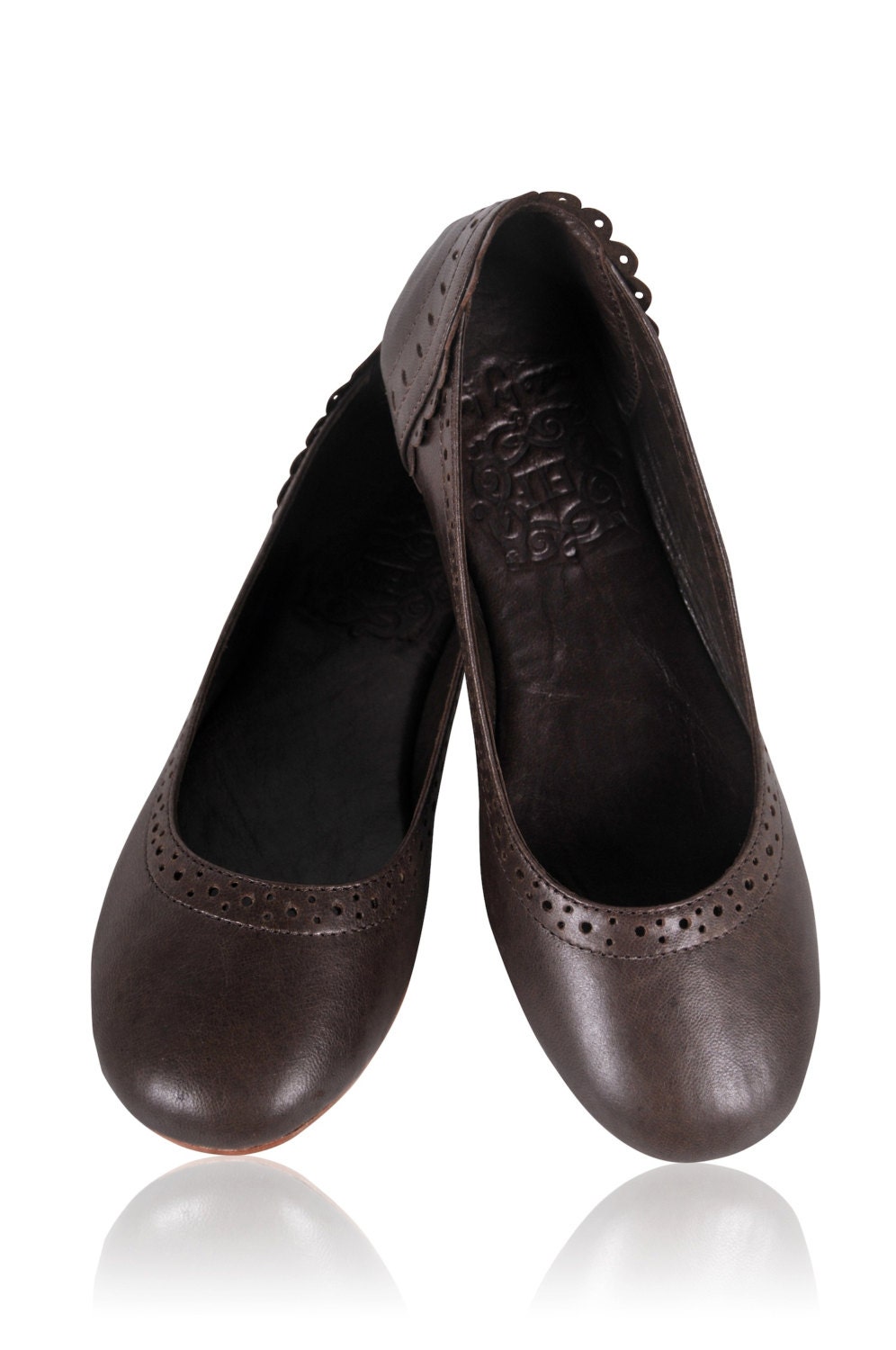 ULUWATU. Dark brown shoes / leather flats / leather by BaliELF