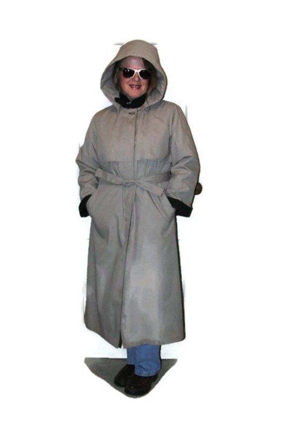 London Fog Rain Coat Womens Trench Coat size 12 Reg. Lined Coat Khaki