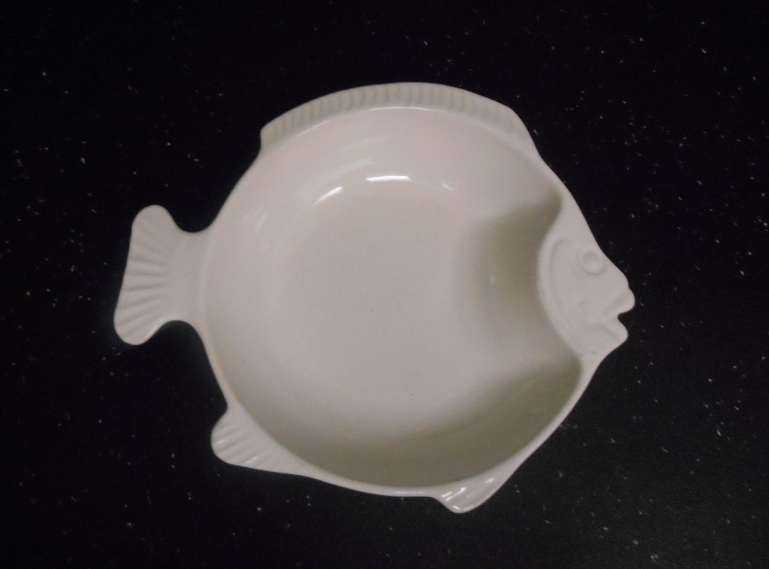 Ceramic Fish Shaped Serving Bowl Beach by SouthernWaterlillies