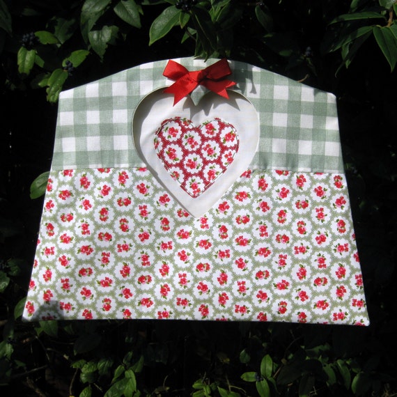 Handmade Ditsy Floral Green Laundry Clothes Pin by FantooshbySonia
