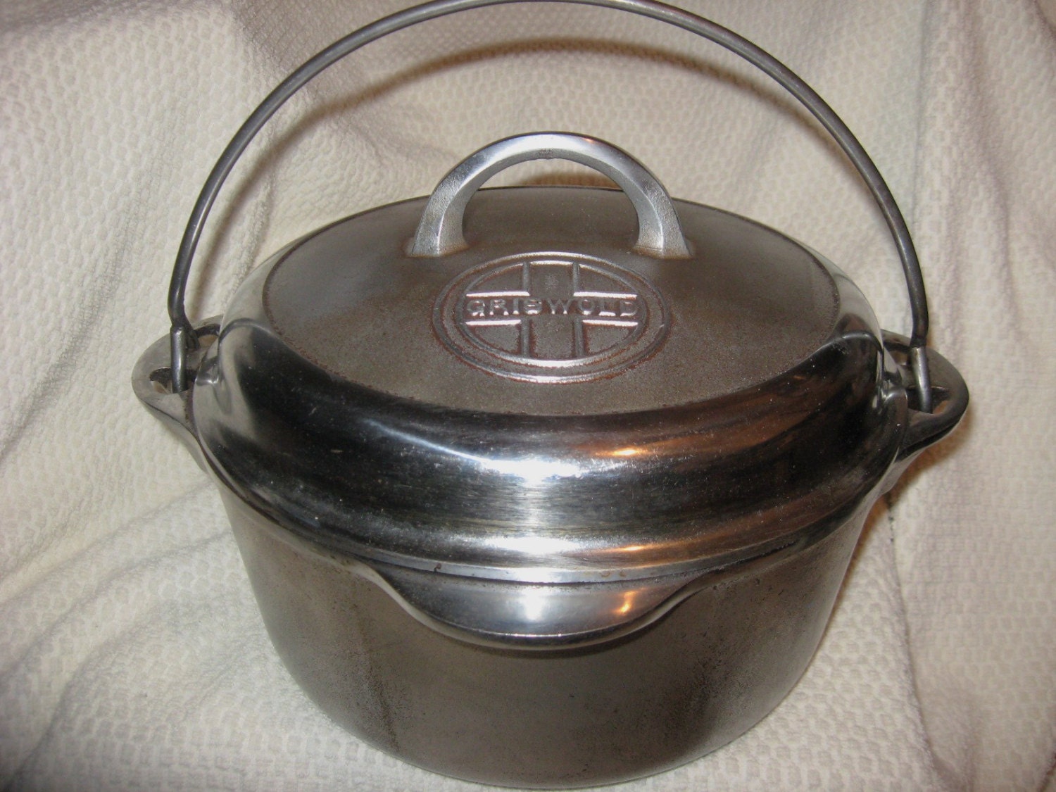 GRISWOLD DUTCH OVEN 7 Tite Top Self Basting Lid Original