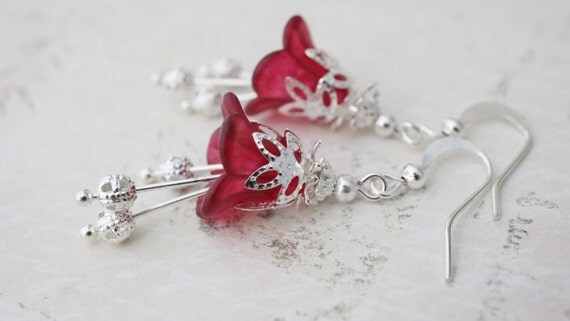 20% off Sale! Earrings, Red and silver lucite flower dangle earrings No. 362