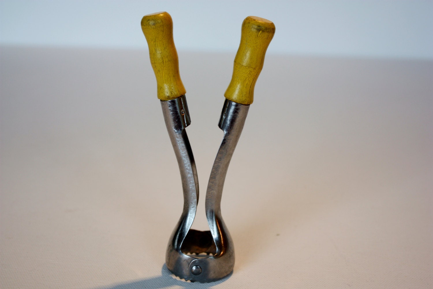 Vintage Grapefruit Corer Yellow Wood Handle Citra Products