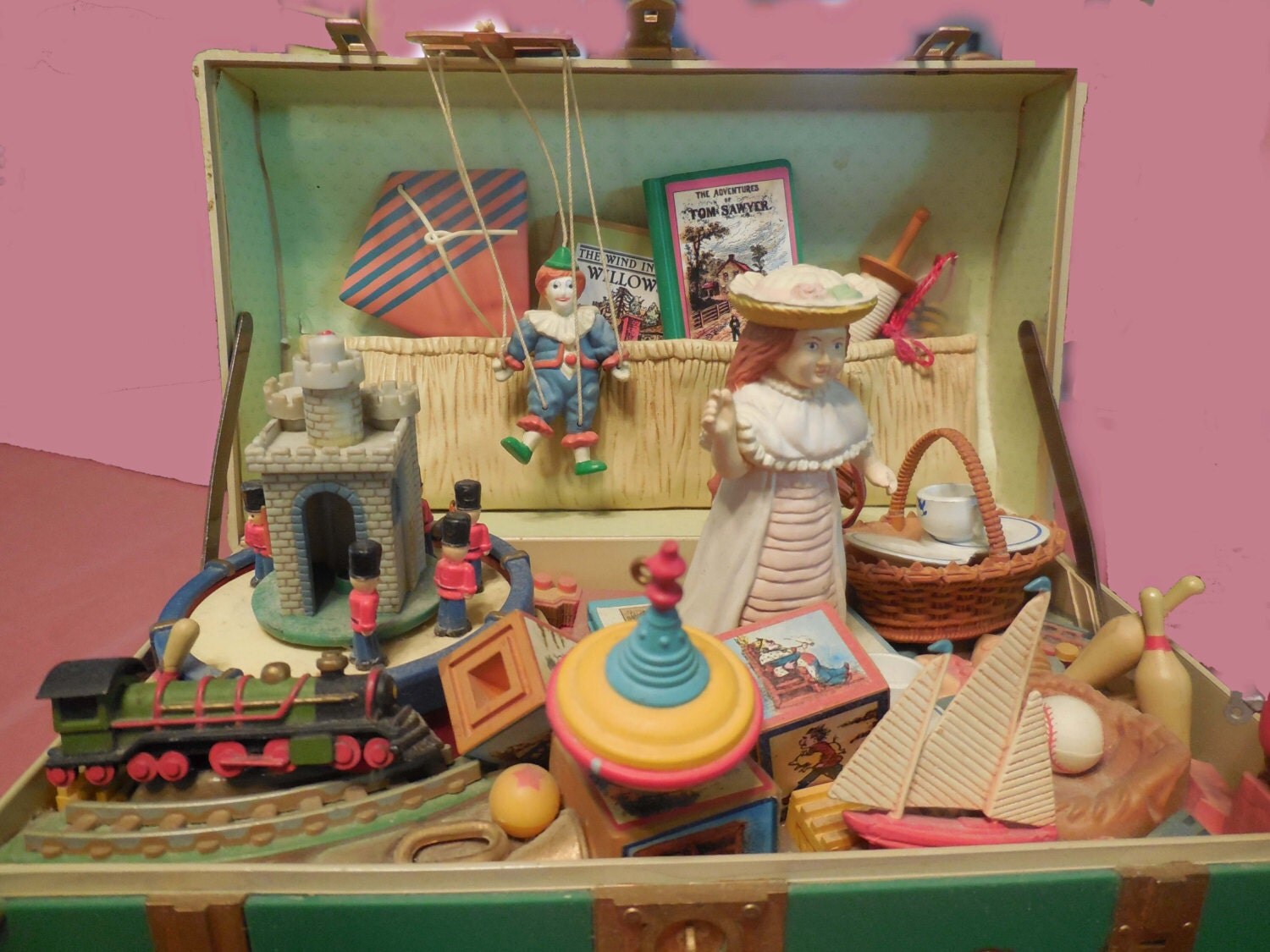 enesco toy chest