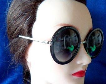 Ladies Vintage Black Round Sunglasses