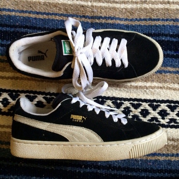 Classic 90s black and white Puma Suede lows sz 6 women's