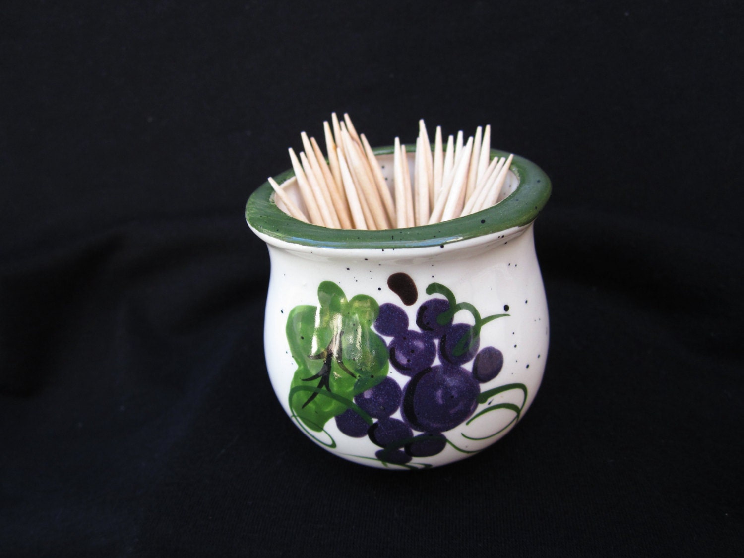 Ceramic toothpick holder in grape pattern Tg2 by