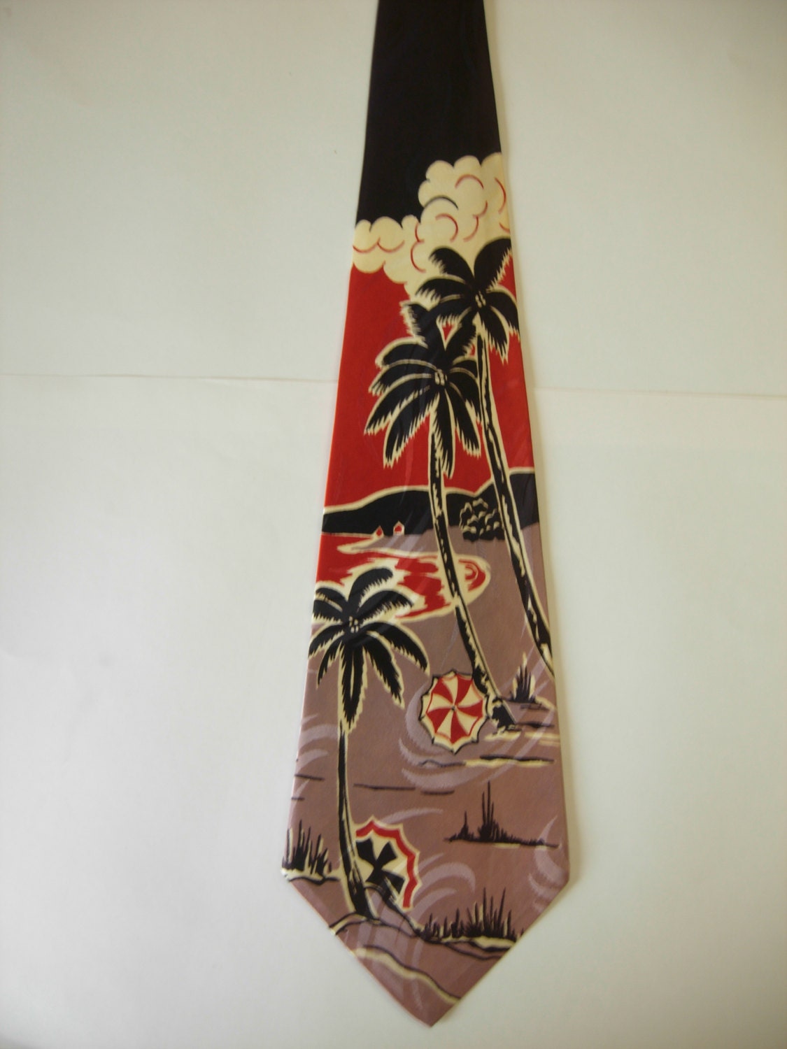 Incredible 1940s Swing Tie with Palm Trees and Beach