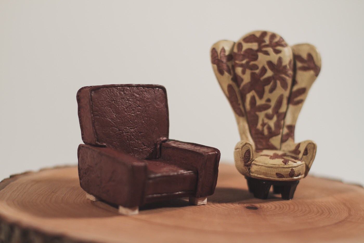 up chairs wedding cake topper