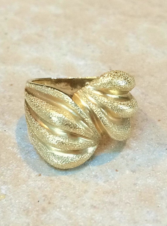 14k Yellow Gold Shrimp Dome Ring Band