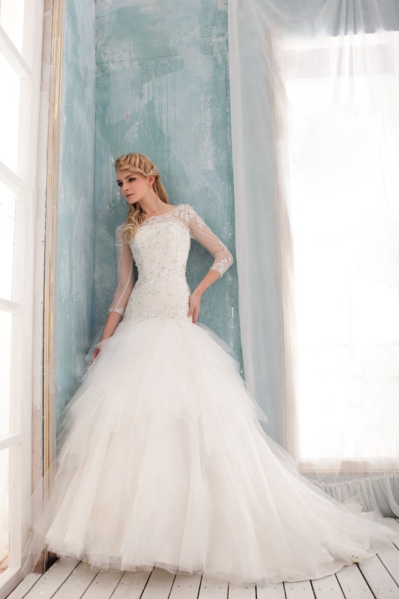 a line wedding dress , princess wedding dress
