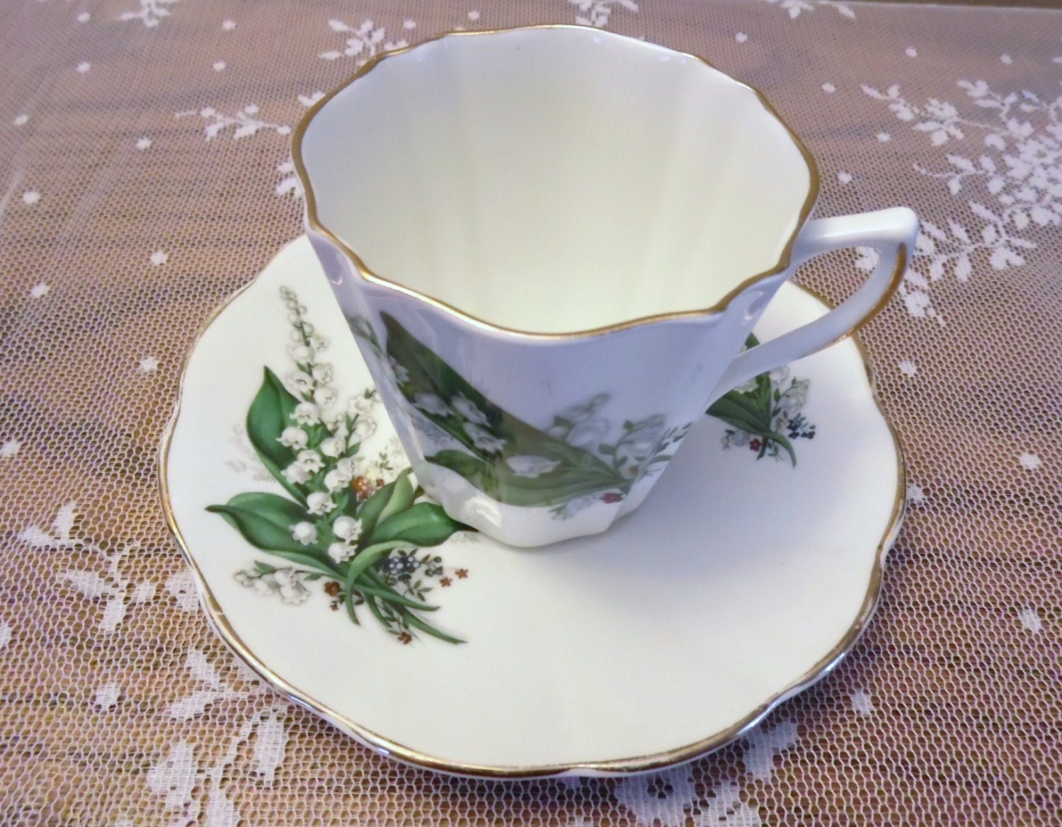 Royal Dover Bone China Made in England Lily of the Valley Tea