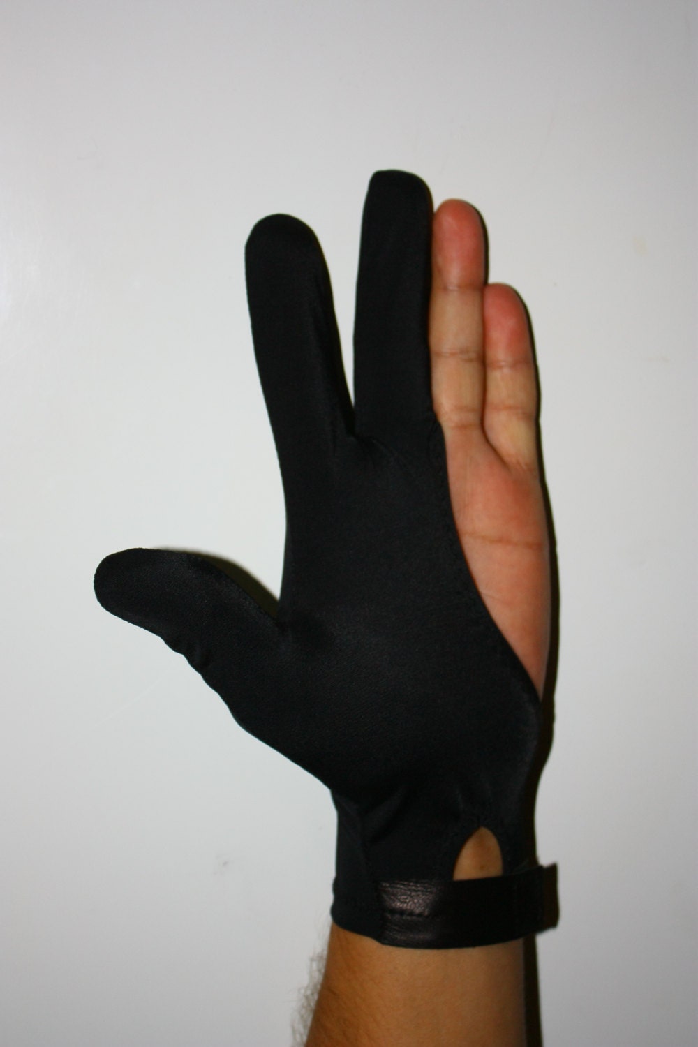 Billiard gloves