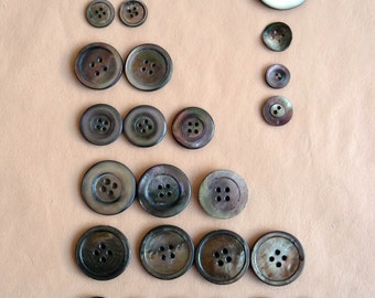 Popular items for black pearl buttons on Etsy